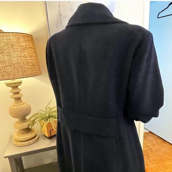 ✨️🎄NEW TO CLOSET!! Michael Kors double-breasted navy coat ( size Large)✨️🎄 - Picture 3 of 3